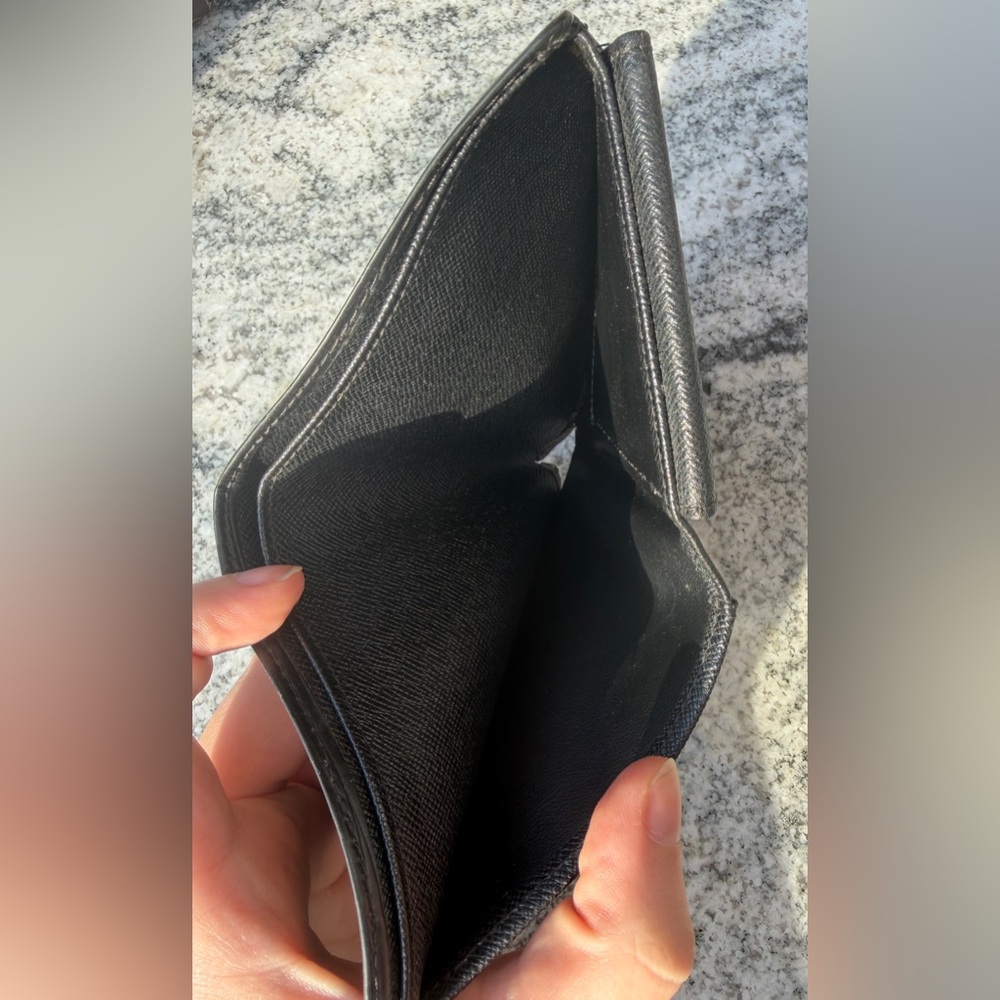 Authentic Louis Vuitton Black Epi Leather Bi-Fold Wallet Preloved - Picture 8 of 9
